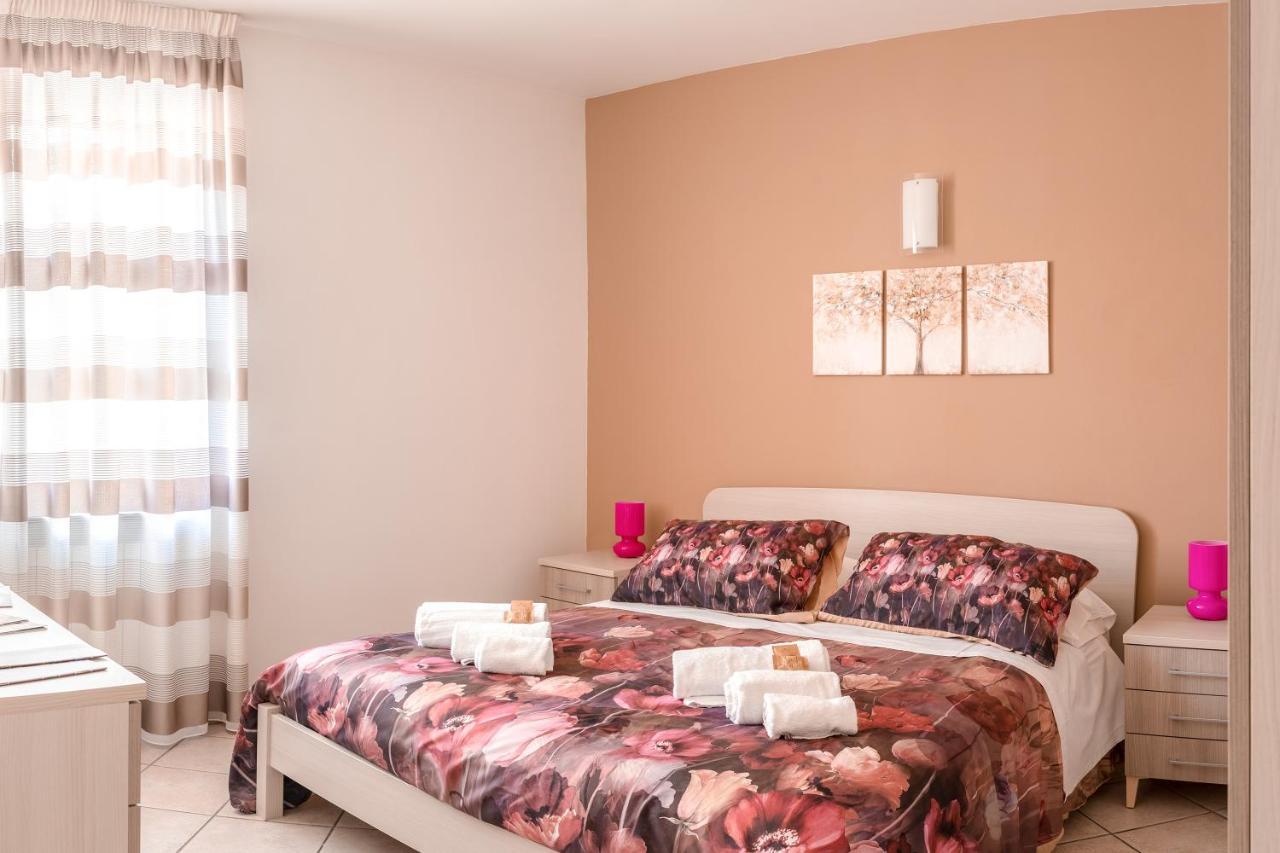 Apartmán A 2 Passi Da Alba With 6 Beds Rodello Exteriér fotografie